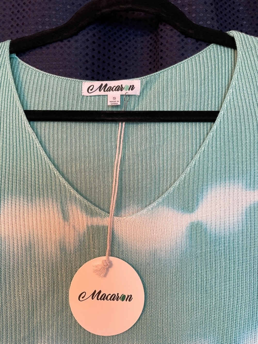 MACARON Aqua and White Ribbed V-Neck Top - Picture 11 of 16